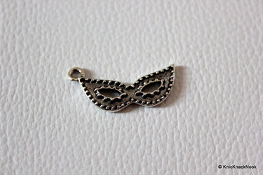 5 x Zinc Alloy Mask Pendants / Charms